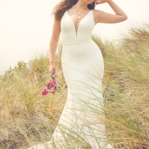 ELINORA Stunning simple V neck wedding dress