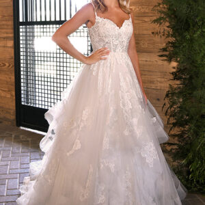 Floral lace sweetheart neckline wedding dress