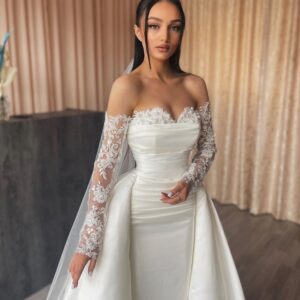 Wedding gown with detachable Embroidered sleeves and train