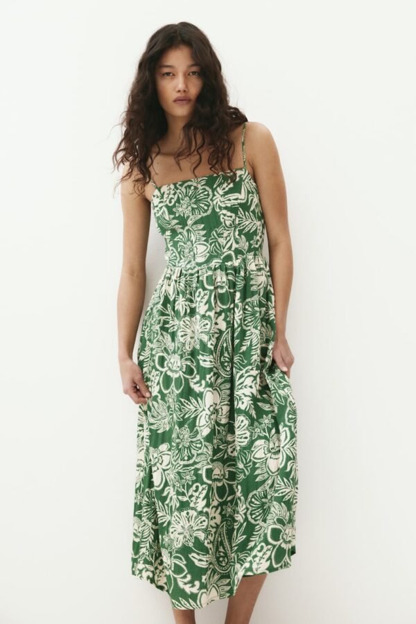 Green printed spaghetti straps midi outfit