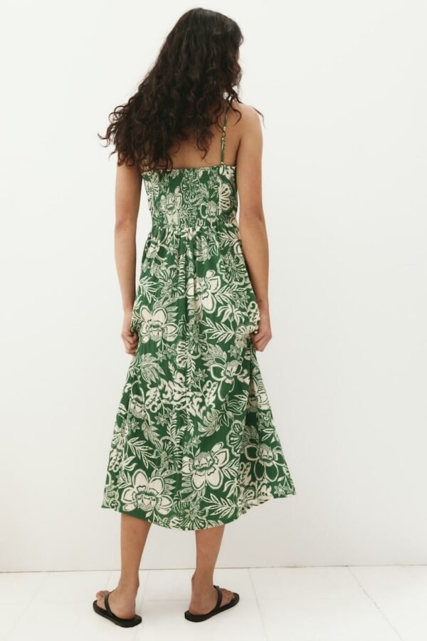 Green printed spaghetti straps midi outfit