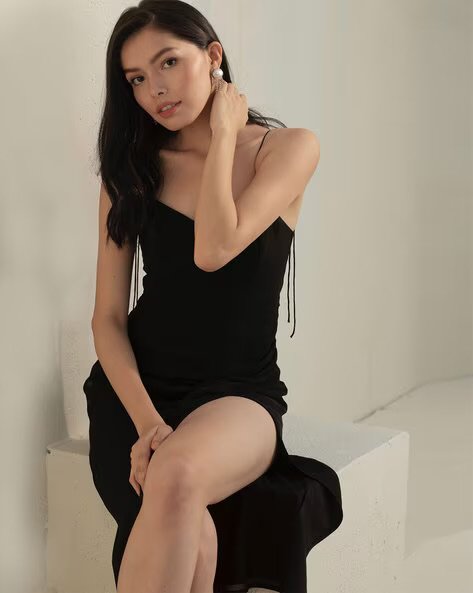 Side slit spaghetti strap A-line outfit